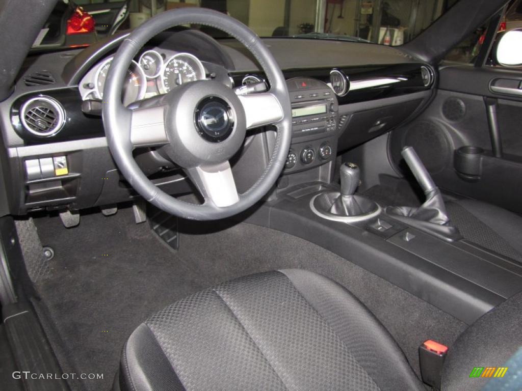 Black Interior 2006 Mazda MX-5 Miata Roadster Photo #46422846