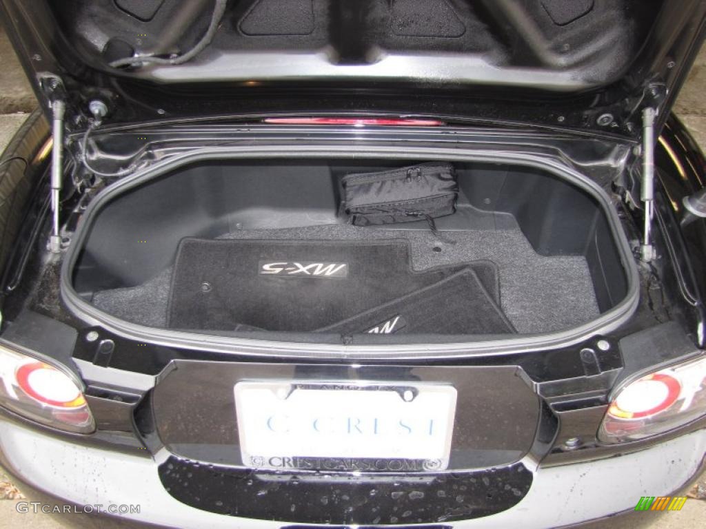 2006 Mazda MX-5 Miata Roadster Trunk Photos