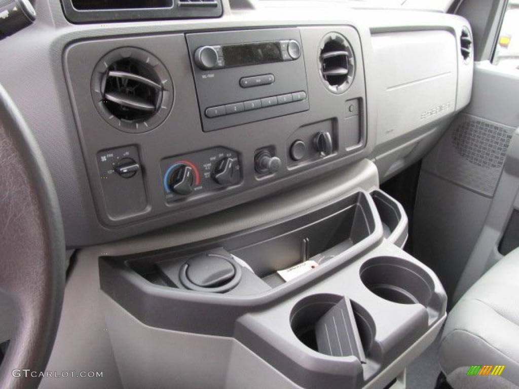 2011 Ford E Series Cutaway E350 Commercial Utility Truck Controls Photo #46424580