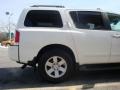 Blizzard White - Armada LE 4x4 Photo No. 9