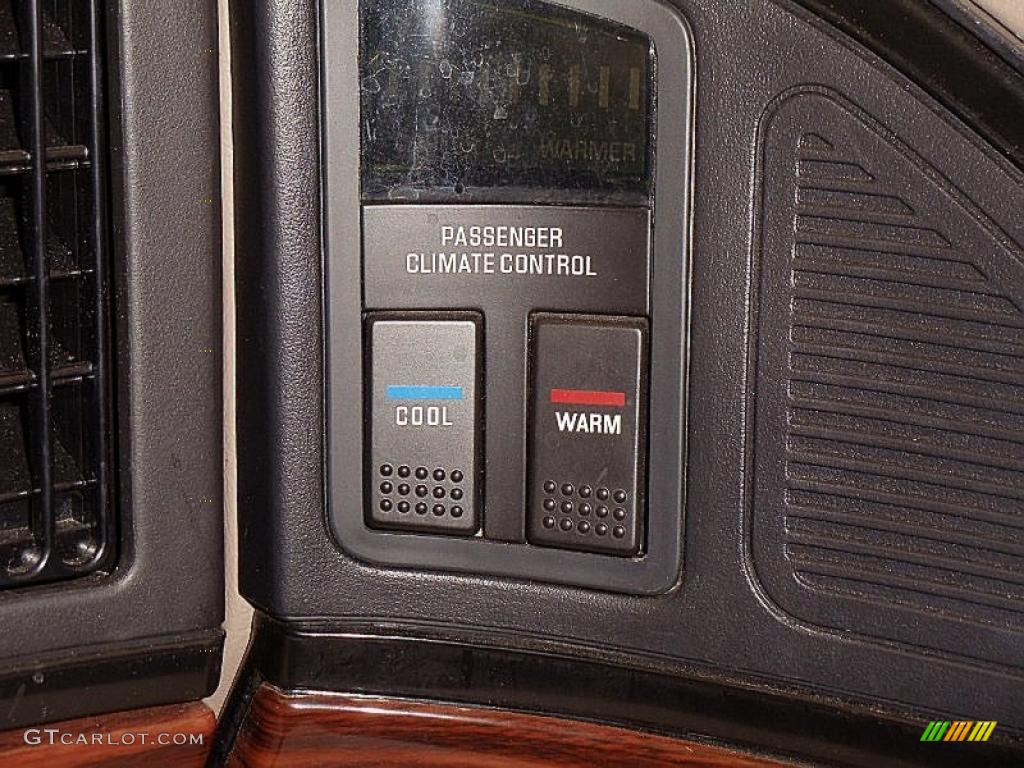 1999 Buick LeSabre Limited Sedan Controls Photo #46427103