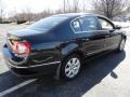 Deep Black - Passat Turbo Sedan Photo No. 6
