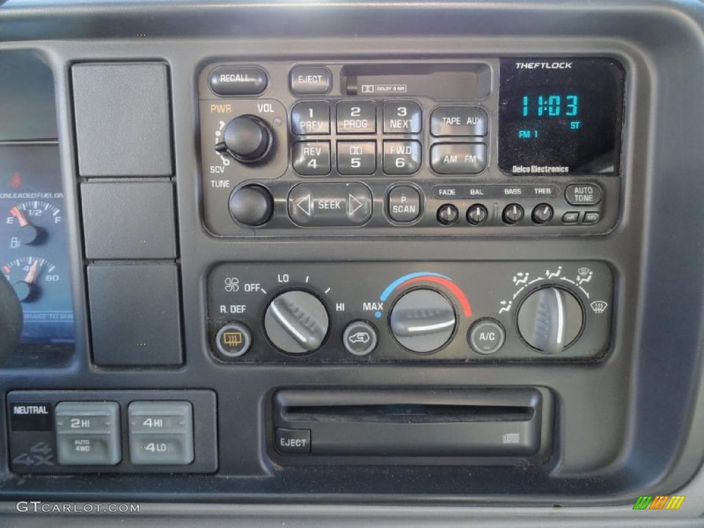 1999 GMC Suburban K1500 SLE 4x4 Controls Photo #46430526