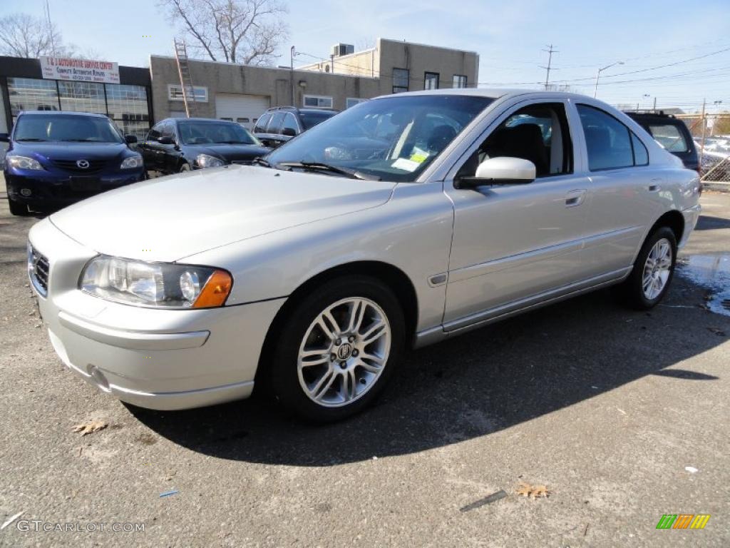 2006 S60 2.5T AWD - Silver Metallic / Graphite photo #1