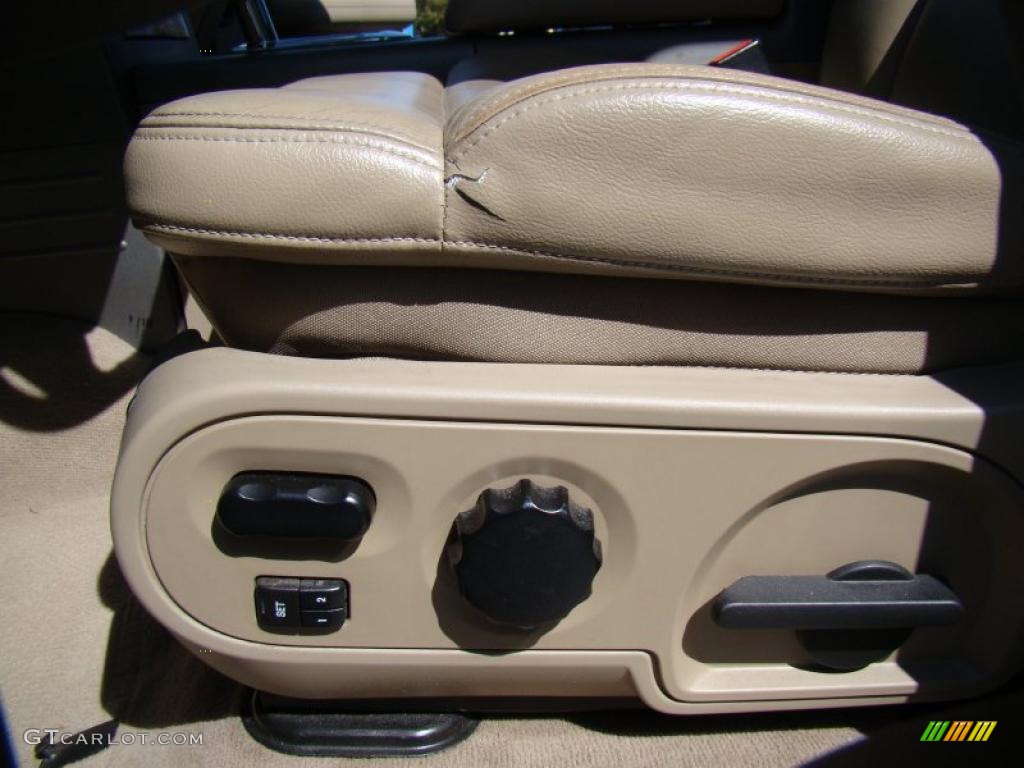 2005 F150 Lariat SuperCrew 4x4 - Oxford White / Tan photo #10