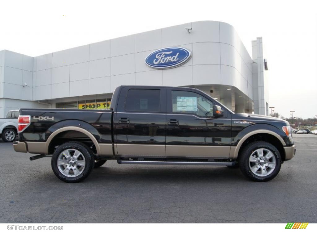 2011 F150 Lariat SuperCrew 4x4 - Tuxedo Black Metallic / Pale Adobe photo #2