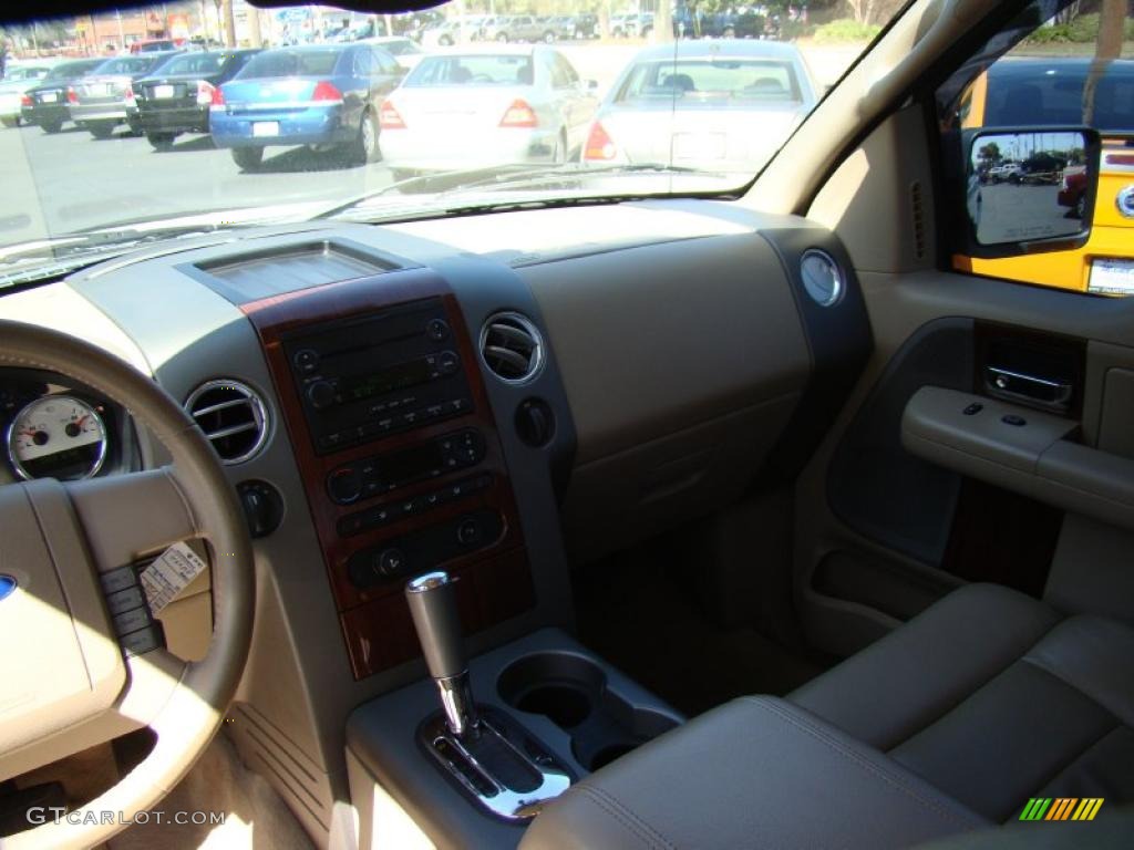 2005 F150 Lariat SuperCrew 4x4 - Oxford White / Tan photo #19