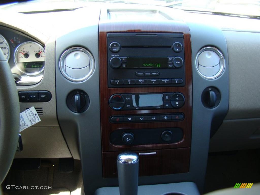 2005 F150 Lariat SuperCrew 4x4 - Oxford White / Tan photo #23