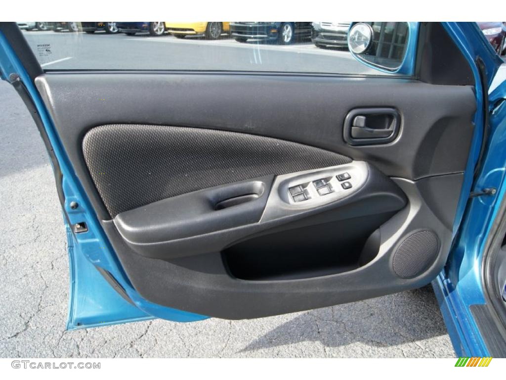 2003 Sentra SE-R Spec V - Vibrant Blue Metallic / Black photo #22