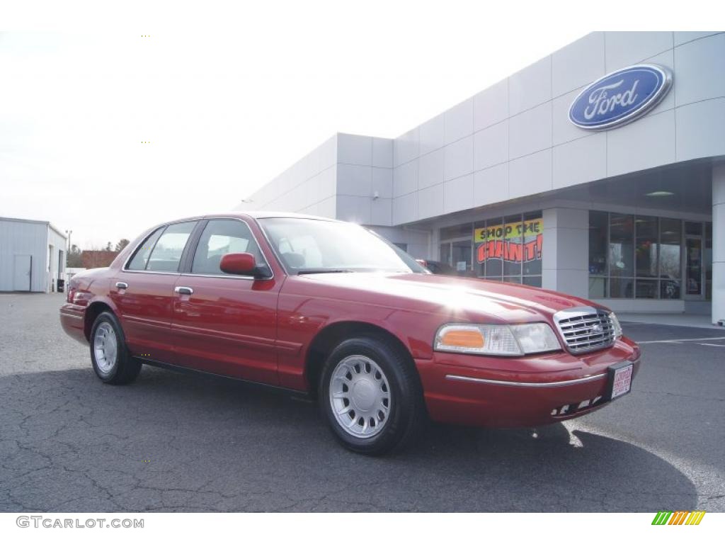 2001 Crown Victoria LX - Toreador Red Metallic / Medium Parchment photo #1