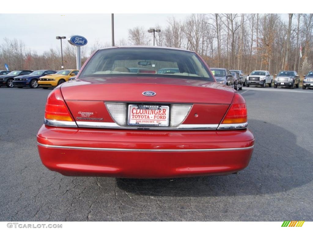 2001 Crown Victoria LX - Toreador Red Metallic / Medium Parchment photo #4