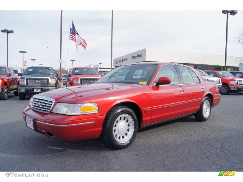 2001 Crown Victoria LX - Toreador Red Metallic / Medium Parchment photo #6