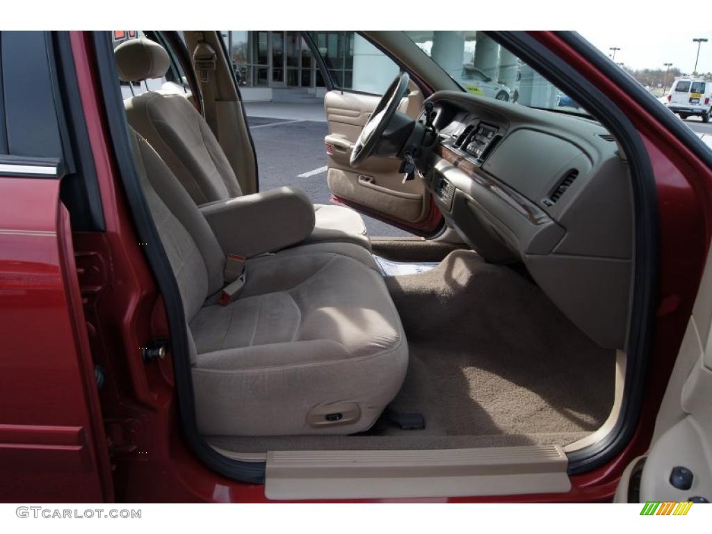2001 Crown Victoria LX - Toreador Red Metallic / Medium Parchment photo #15