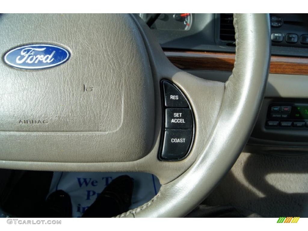 2001 Ford Crown Victoria LX Controls Photo #46433268