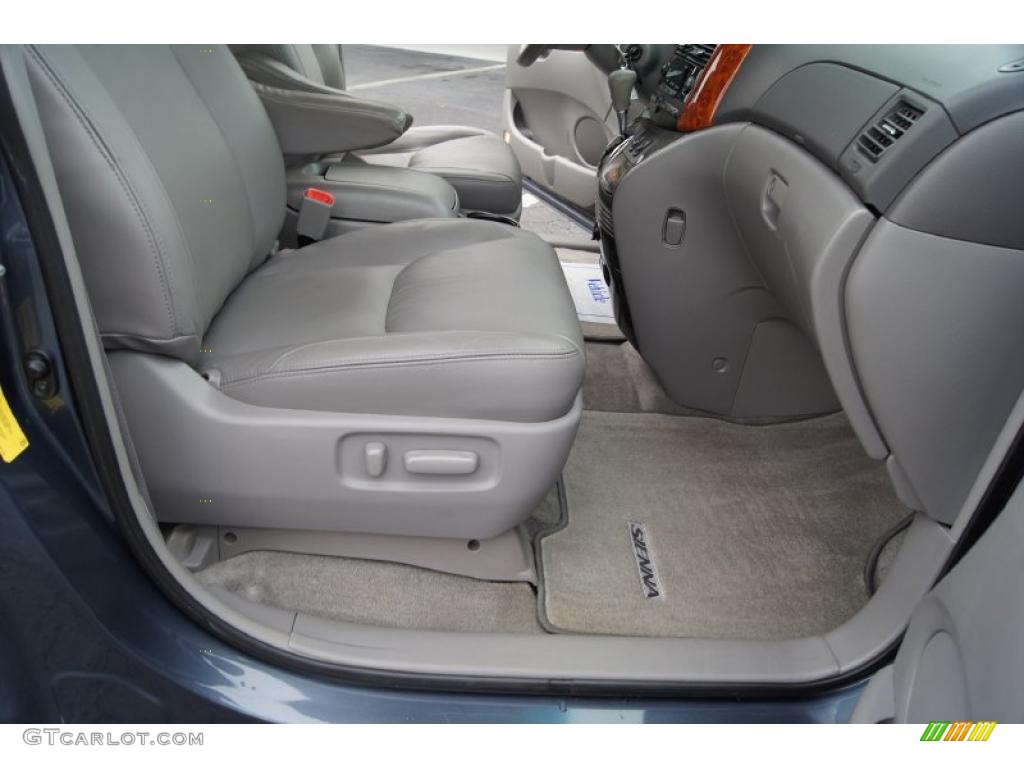 Stone Interior 2008 Toyota Sienna XLE Photo #46434000