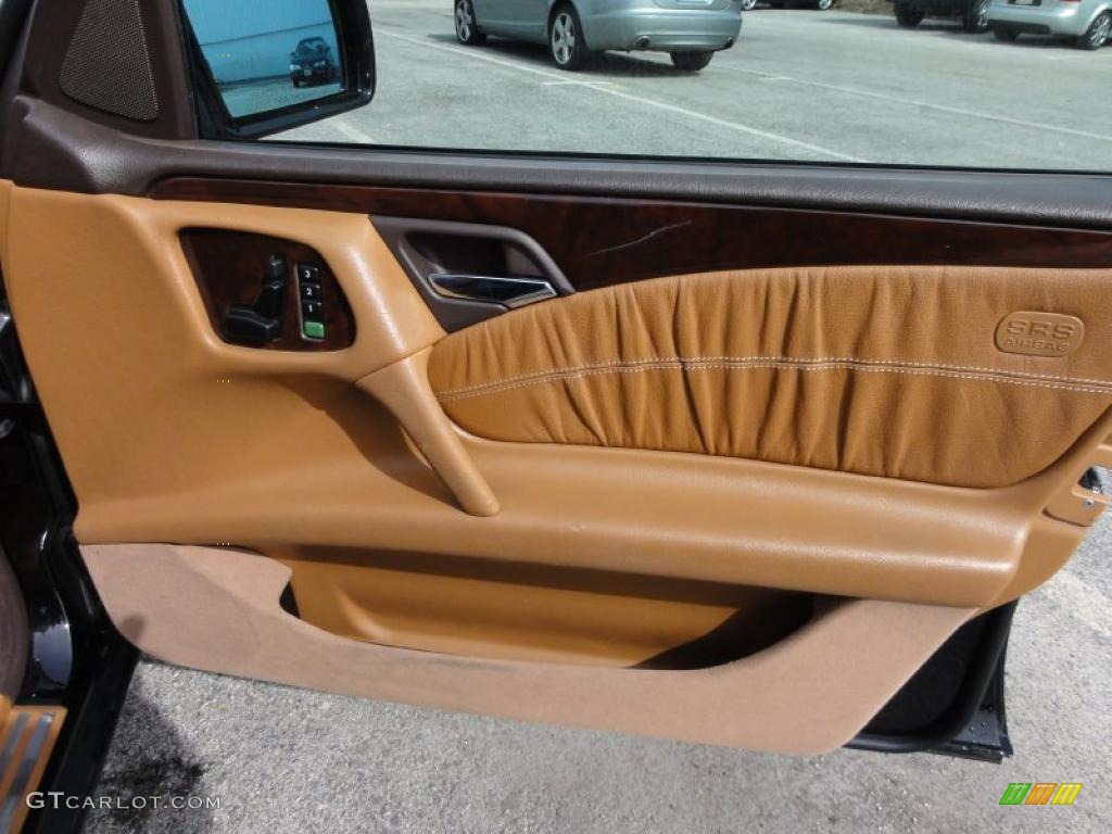 1996 Mercedes-Benz E 320 Sedan Palamino Door Panel Photo #46434117