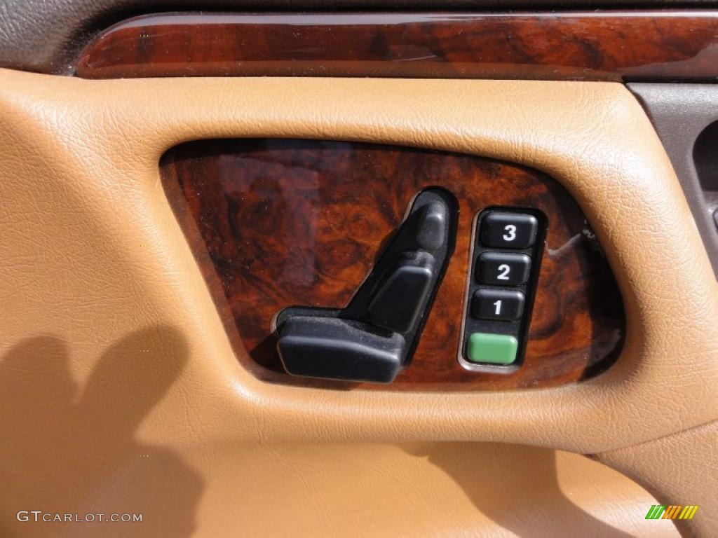 1996 Mercedes-Benz E 320 Sedan Controls Photo #46434138