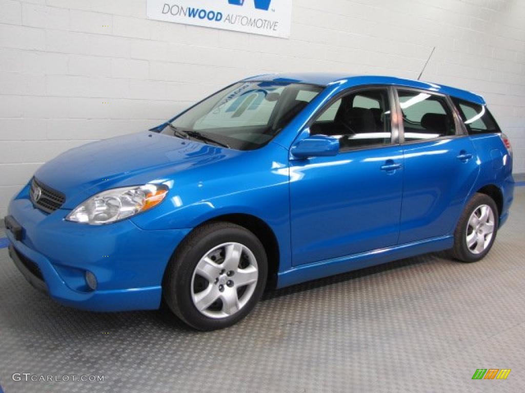 2008 Matrix XR - Speedway Blue / Dark Charcoal photo #2