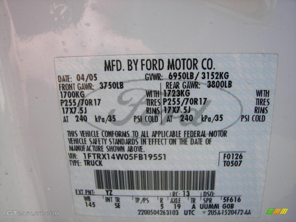 2005 F150 STX SuperCab 4x4 - Oxford White / Medium Flint Grey photo #13