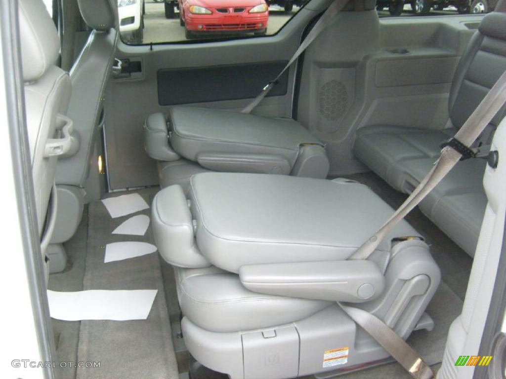 Flint Gray Interior 2007 Ford Freestar SEL Photo #46440561