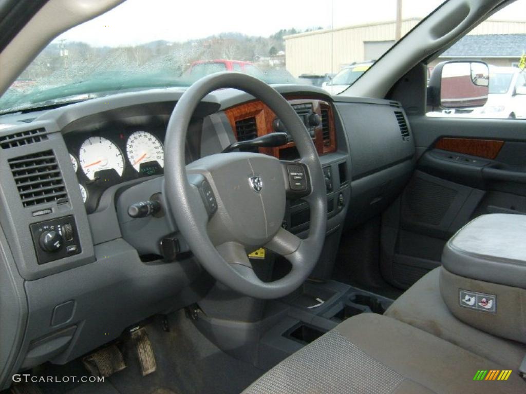 2006 Ram 1500 SLT Mega Cab 4x4 - Black / Medium Slate Gray photo #12