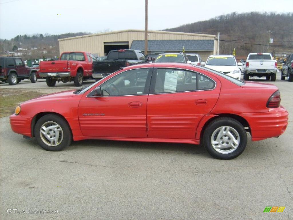Bright Red 2001 Pontiac Grand Am SE Sedan Exterior Photo #46441164
