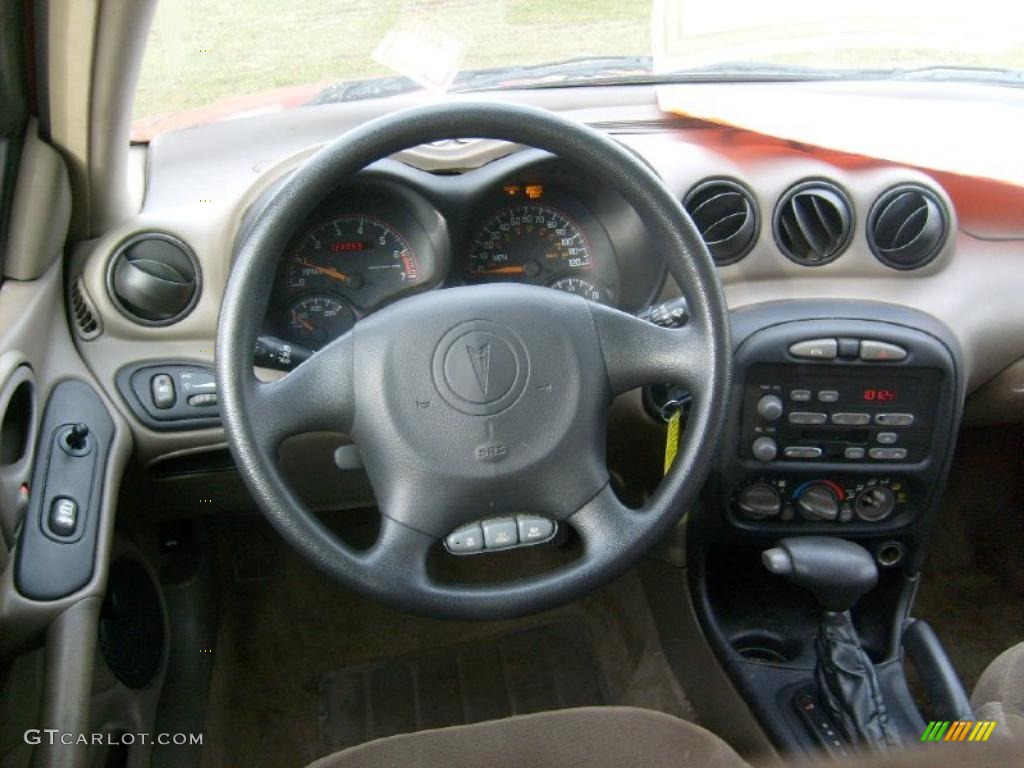 2001 Pontiac Grand Am SE Sedan Controls Photo #46441350