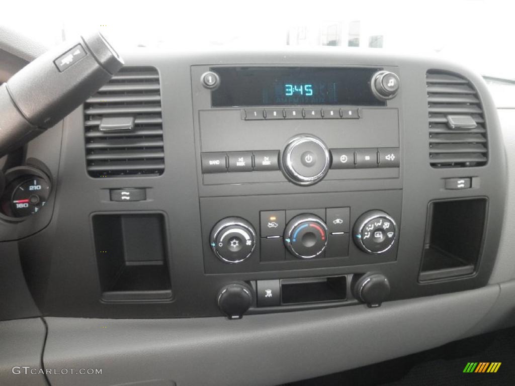 2011 GMC Sierra 1500 Regular Cab 4x4 Controls Photo #46443276