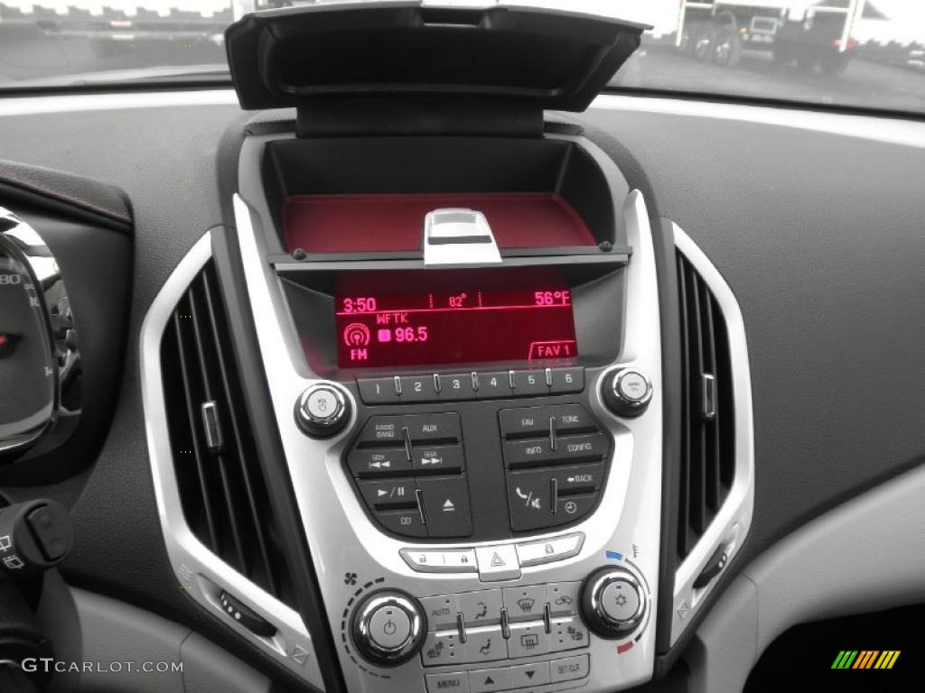 2011 GMC Terrain SLT AWD Controls Photo #46443537