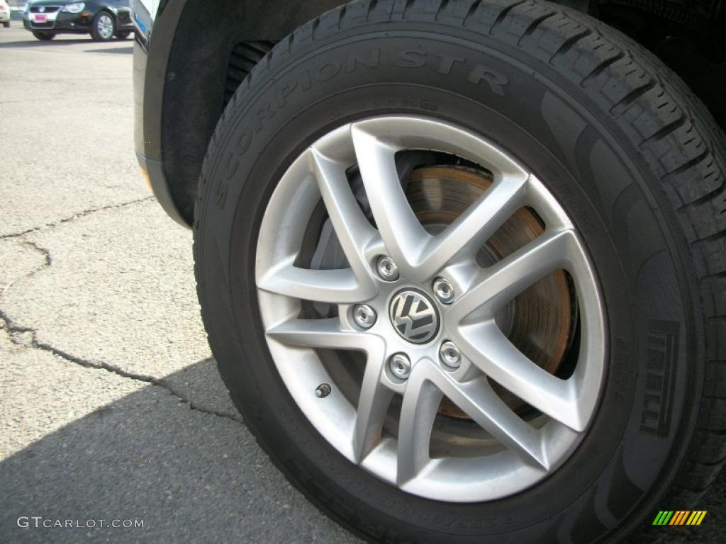 2010 Volkswagen Touareg TDI 4XMotion Wheel Photo #46443768
