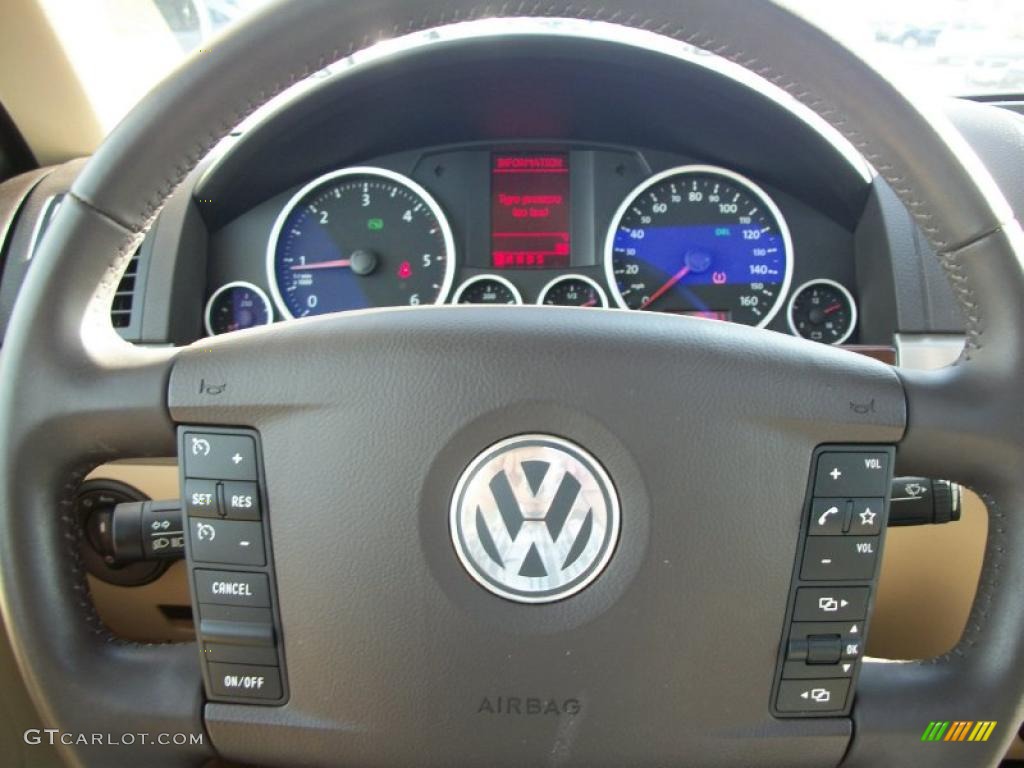 2010 Volkswagen Touareg TDI 4XMotion Pure Beige Steering Wheel Photo #46443834