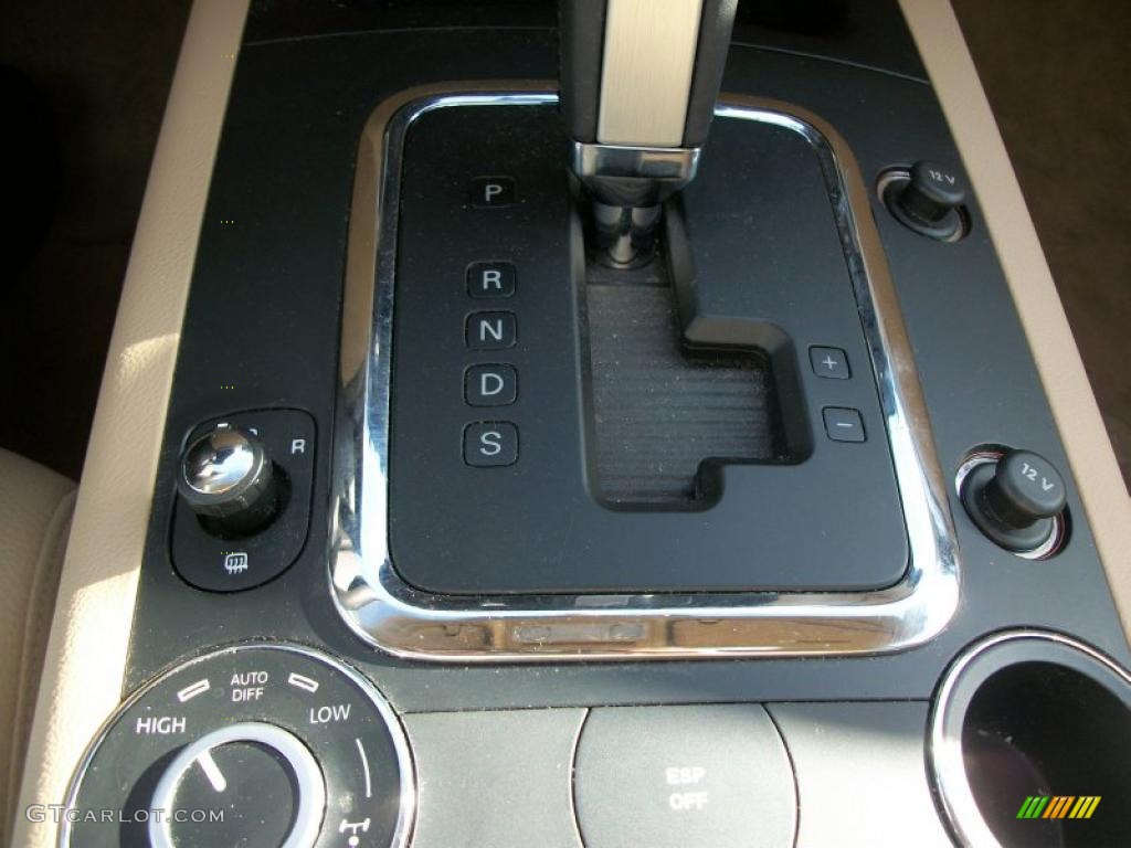 2010 Volkswagen Touareg TDI 4XMotion 6 Speed Tiptronic Automatic Transmission Photo #46443963