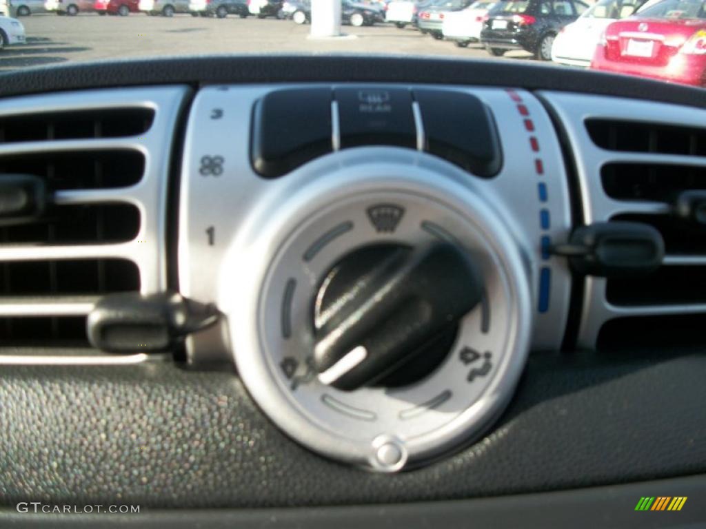 2008 Smart fortwo pure coupe Controls Photo #46444833