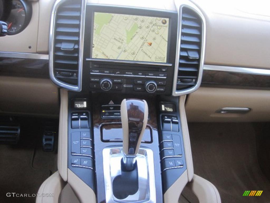 2011 Porsche Cayenne Turbo Controls Photo #46444851