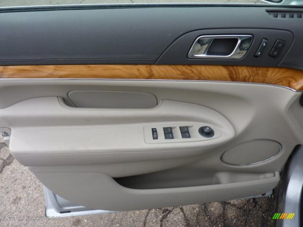 2010 Lincoln MKT AWD EcoBoost Light Stone Door Panel Photo #46446372
