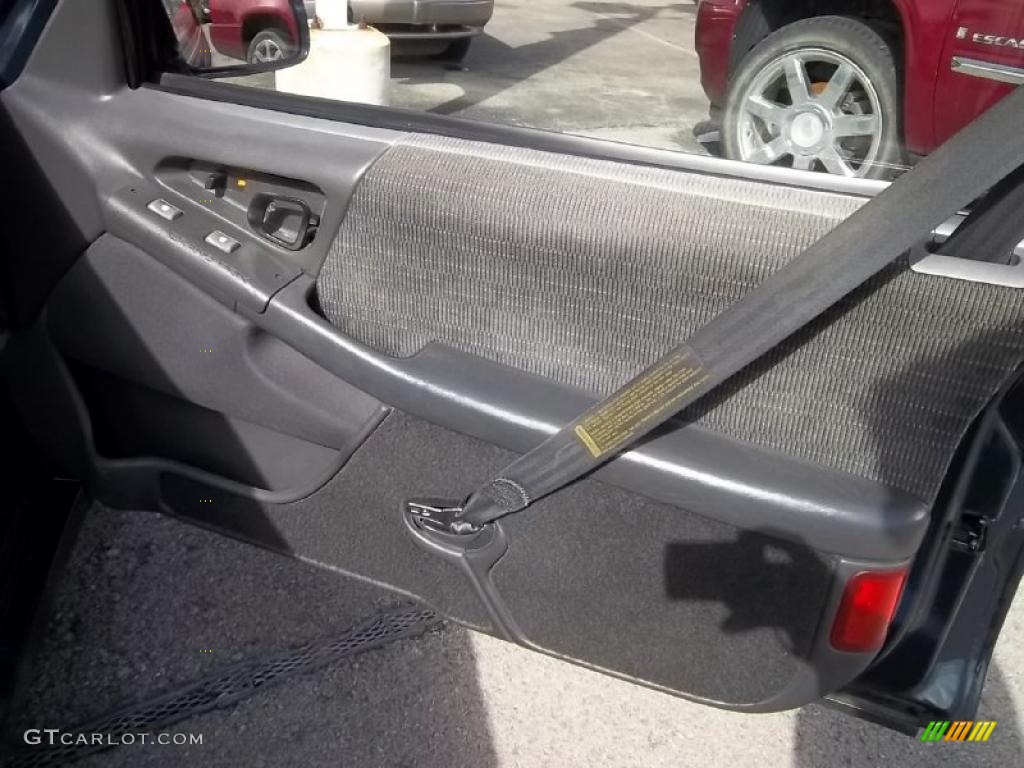 1996 Pontiac Grand Prix SE Coupe Door Panel Photos