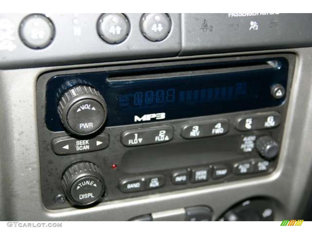 2007 GMC Canyon SLE Crew Cab 4x4 Controls Photo #46449999