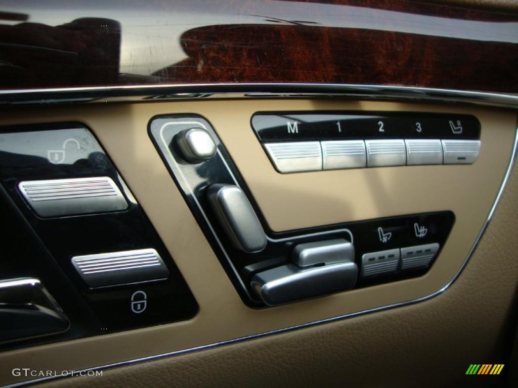 2007 Mercedes-Benz S 550 4Matic Sedan Controls Photo #46450896