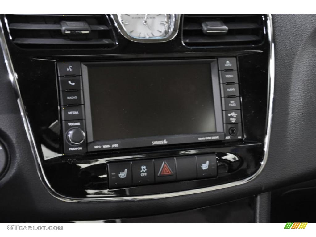2011 Chrysler 200 Limited Controls Photo #46451619