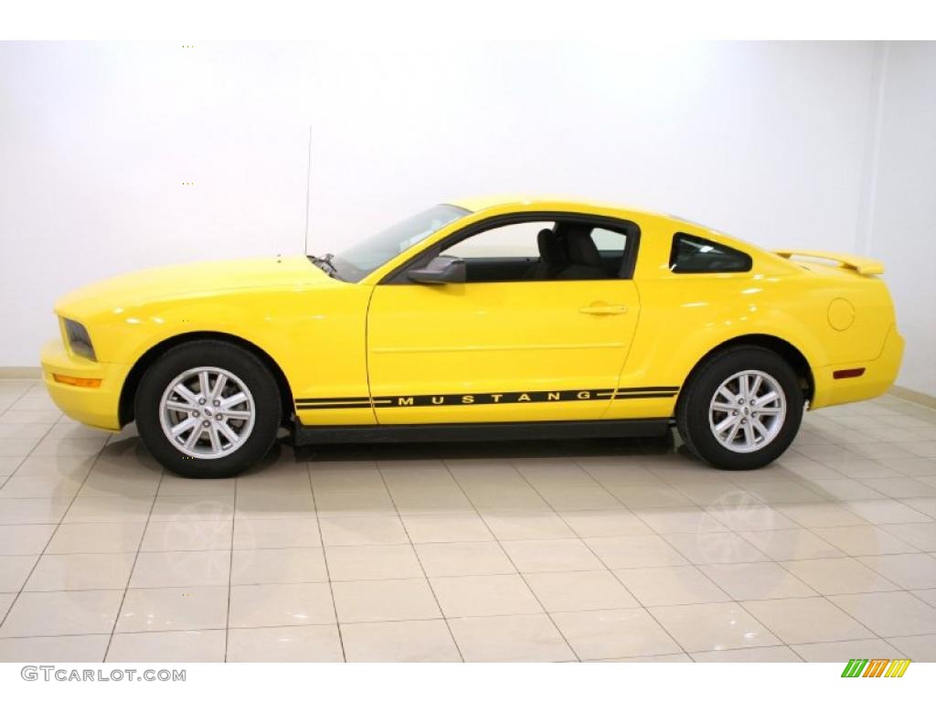 2005 Mustang V6 Deluxe Coupe - Screaming Yellow / Dark Charcoal photo #4