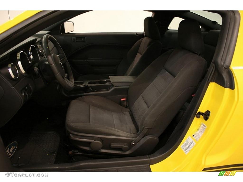 2005 Mustang V6 Deluxe Coupe - Screaming Yellow / Dark Charcoal photo #6