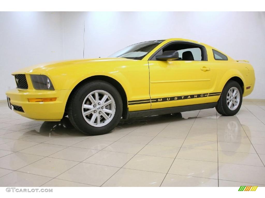 2005 Mustang V6 Deluxe Coupe - Screaming Yellow / Dark Charcoal photo #19