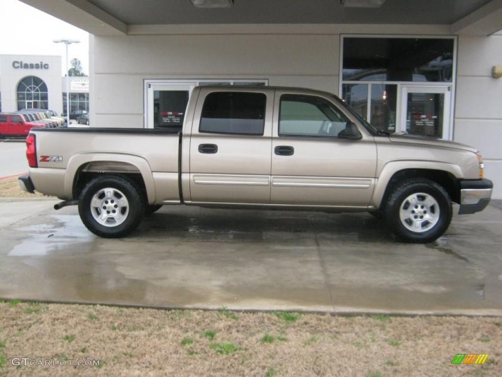 2005 Silverado 1500 Z71 Crew Cab 4x4 - Sandstone Metallic / Tan photo #5