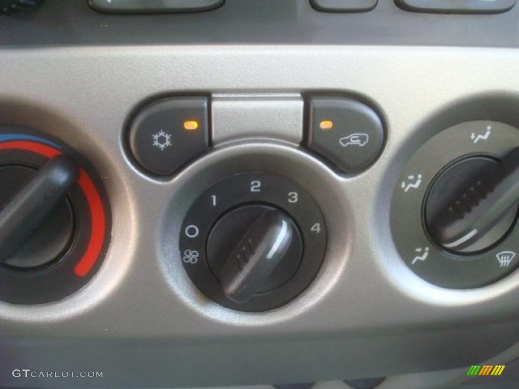2007 GMC Canyon Regular Cab Controls Photos