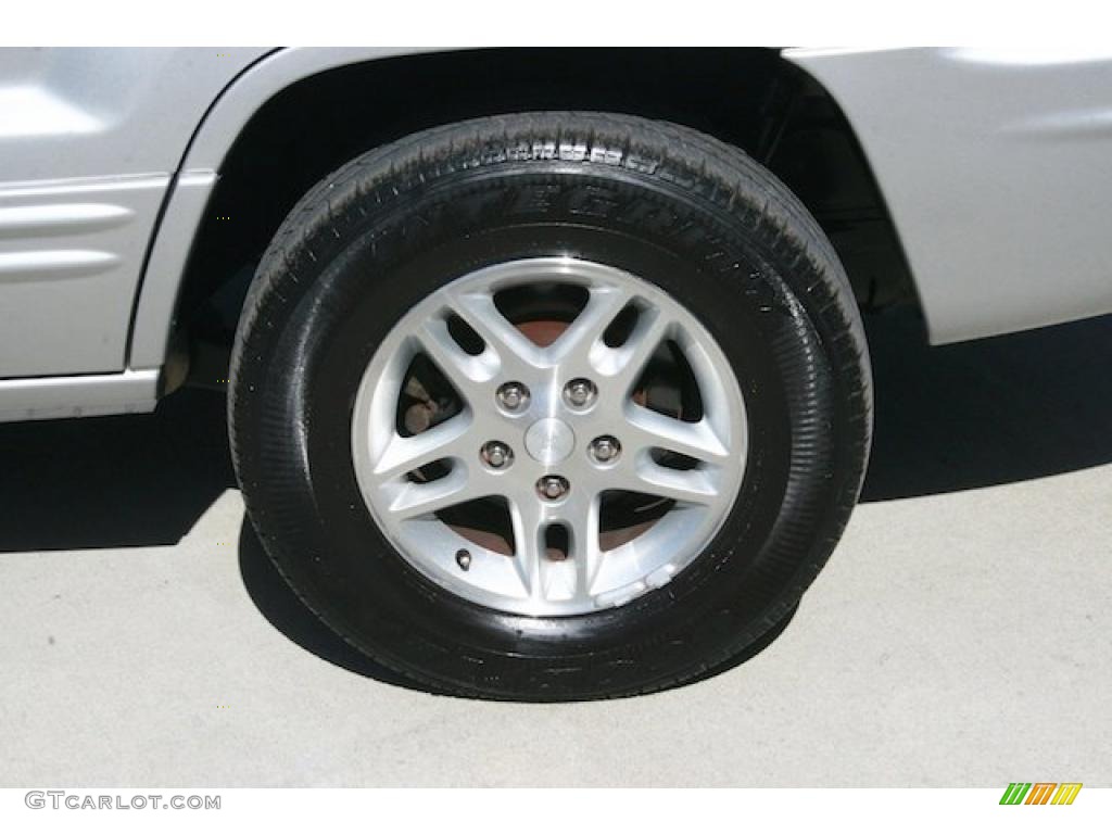 2004 Grand Cherokee Laredo - Bright Silver Metallic / Dark Slate Gray photo #36