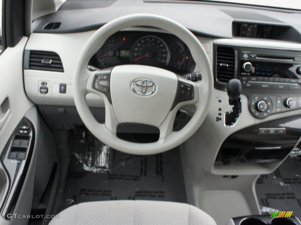 Light Gray Interior 2011 Toyota Sienna LE Photo #46460973