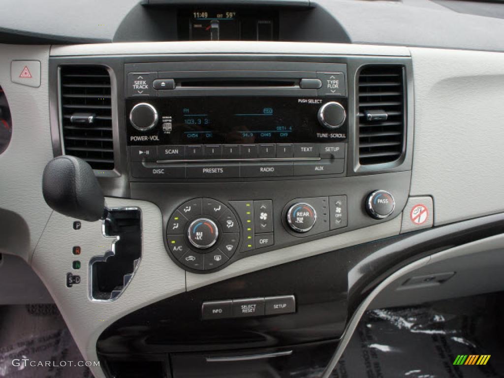 2011 Toyota Sienna LE Light Gray Dashboard Photo #46461003