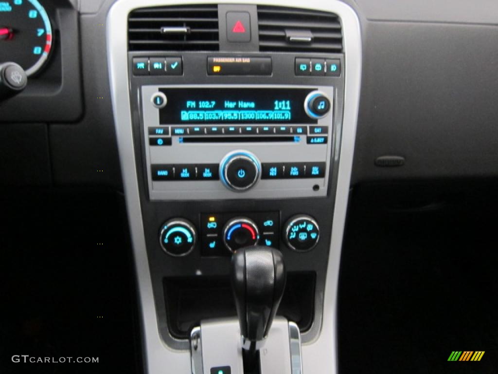 2008 Chevrolet Equinox Sport Controls Photo #46462611