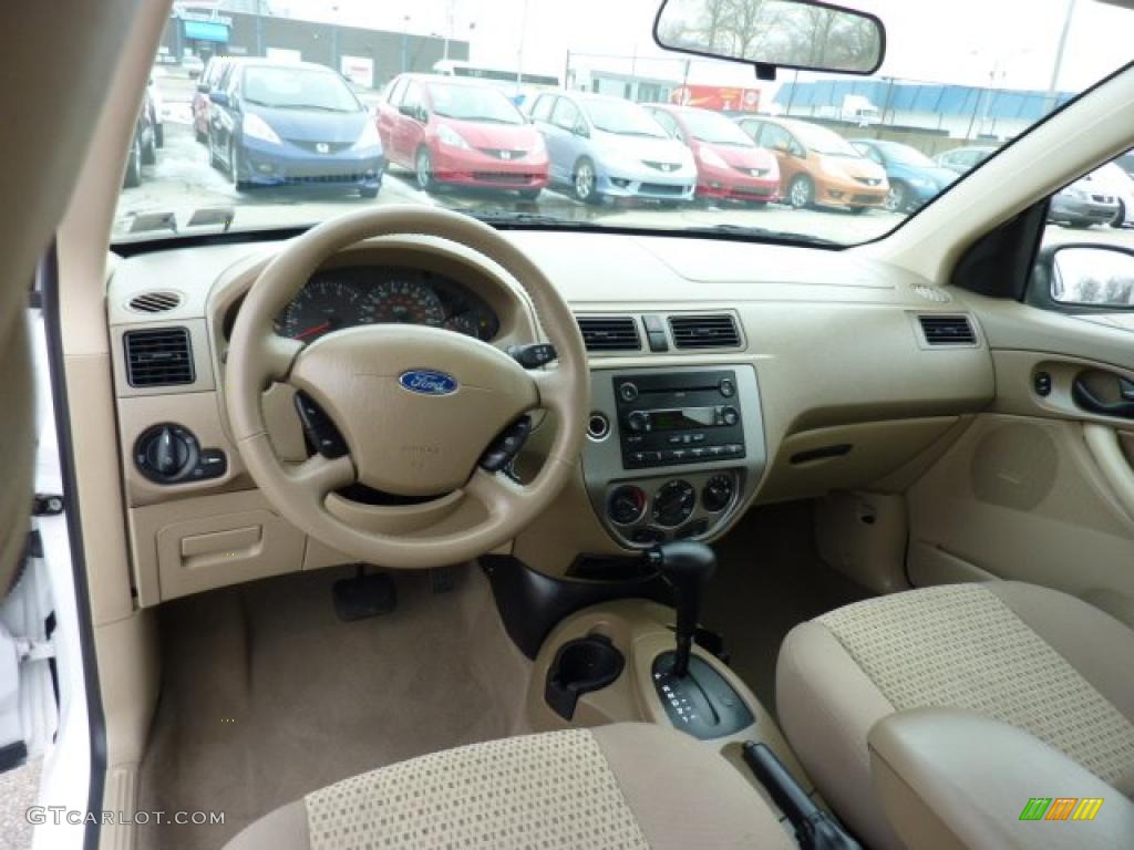 2007 Ford Focus ZX4 SES Sedan Dashboard Photos