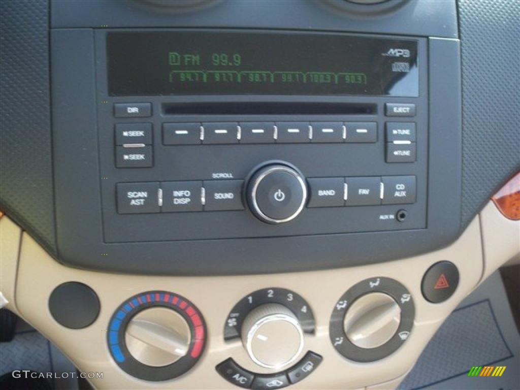 2011 Chevrolet Aveo LT Sedan Controls Photo #46464954